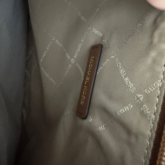 Jet Set Large Signature Logo Tote Bag in BROWN - Sale  MICHAEL KORS Jet Set Large Signature Logo Tote Bag